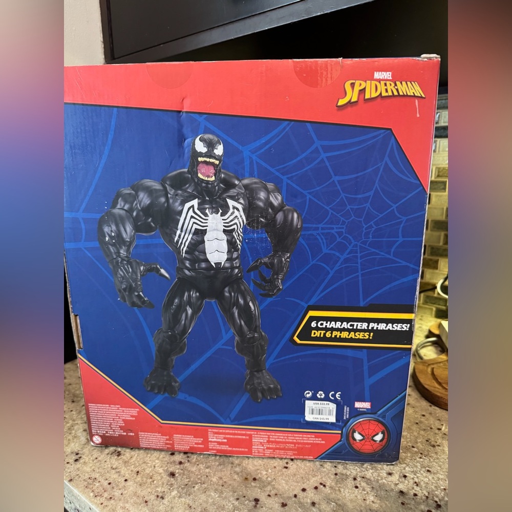 Disney Spider-Man Venom Exclusive Talking Action Figure - Picture 3 of 5